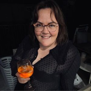 Meet your Posher, Eve